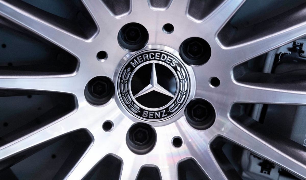 Mercedes Benz logo