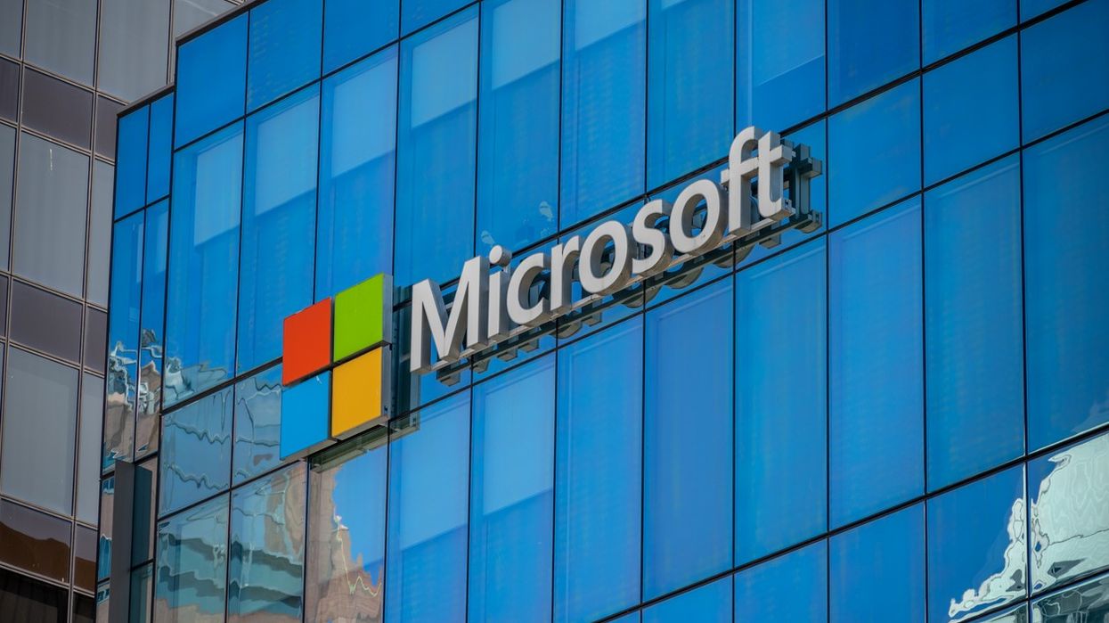 Microsoft warn H-1B workers to avoid travel amid visa delays