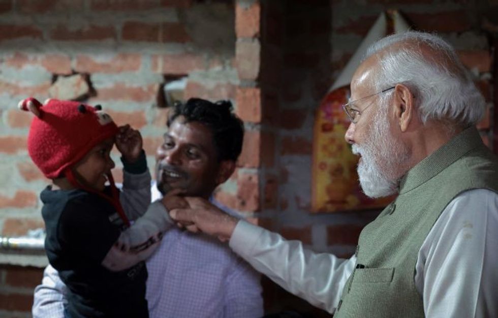 Modi meera manjhi house