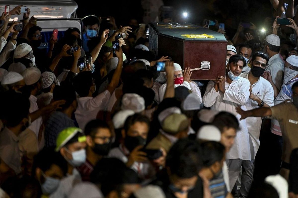 Danish Siddiqui body returns home, family & friends bid adieu