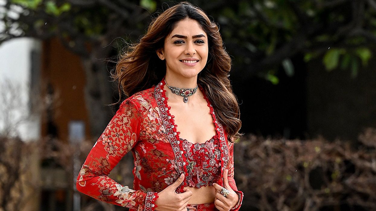 Mrunal Thakur Dhanush Relationship Rumors Denied