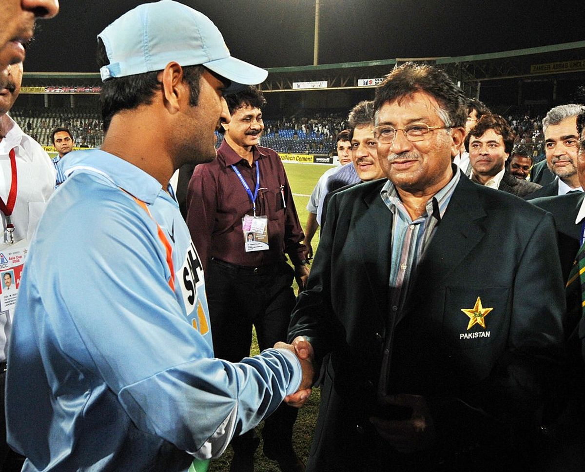 MS Dhoni with Pervez Musharraf