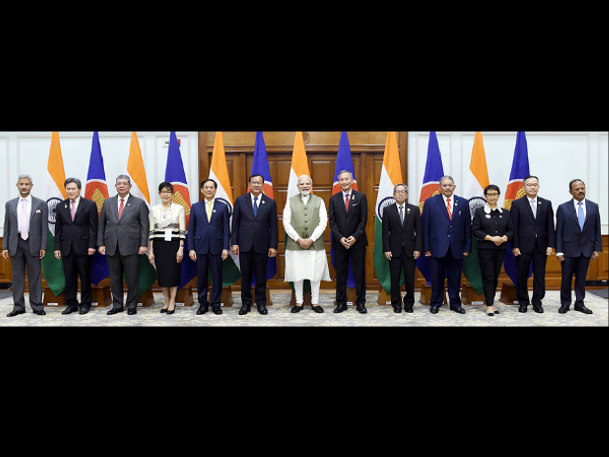Narendra Modi with ASEAN foreign ministers