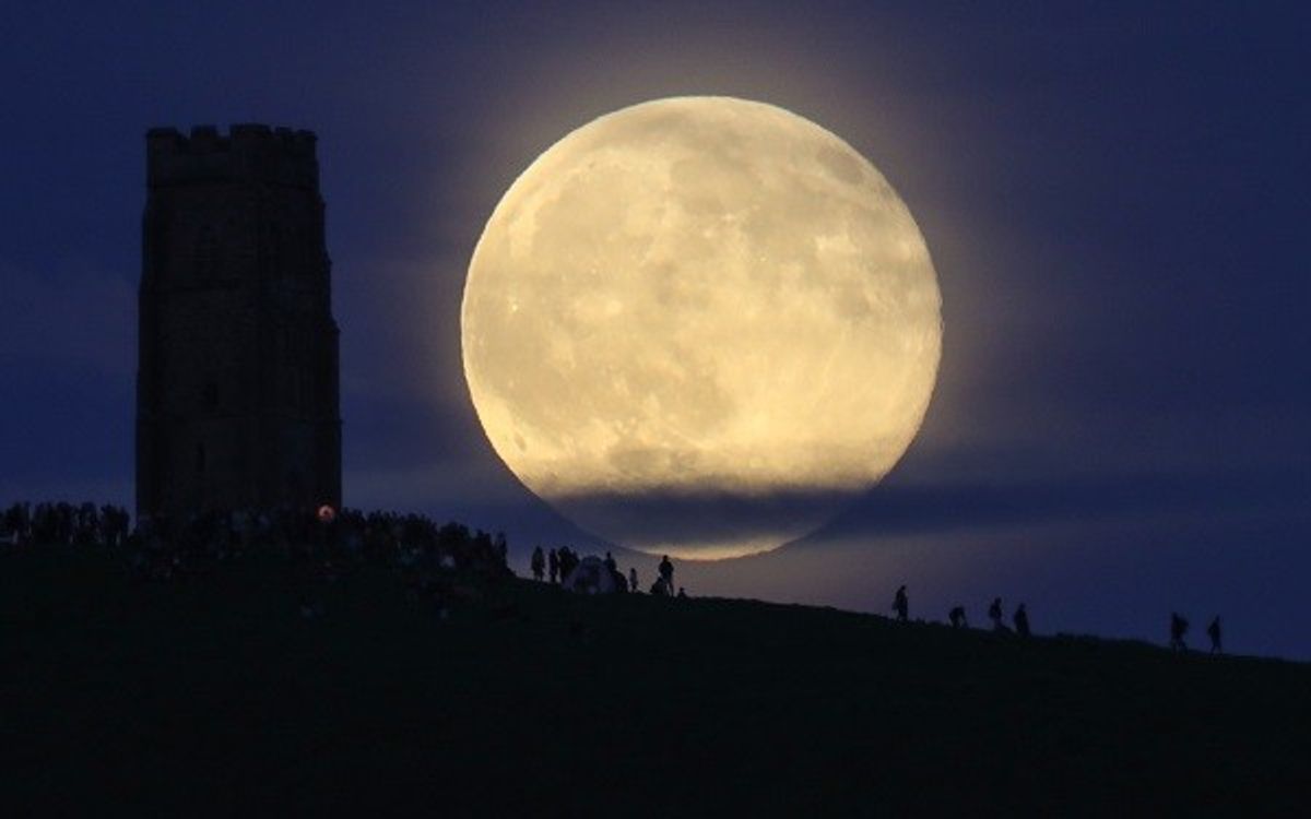 New Global Moon Race Could Define Humanity's Future: Peter Apps