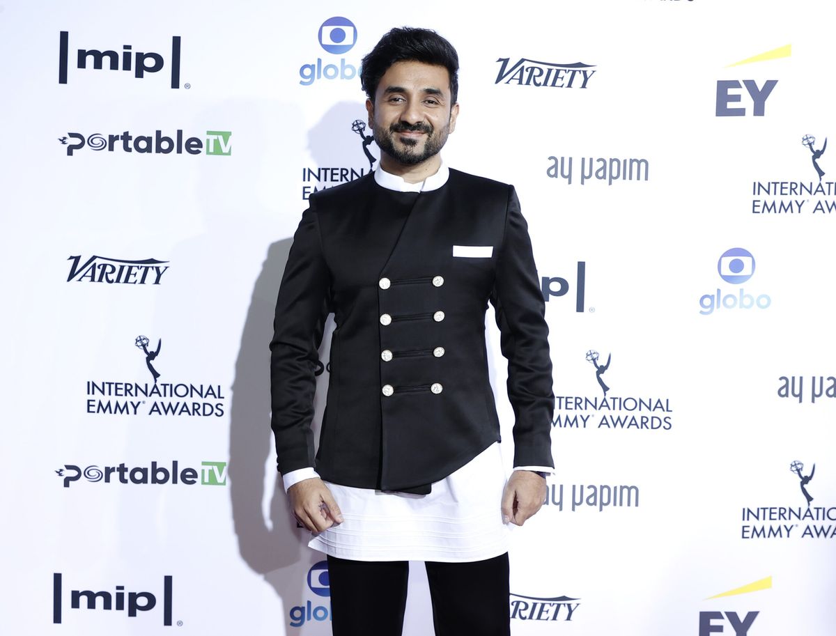Comedian Vir Das fires back as netizen suggests economy travel