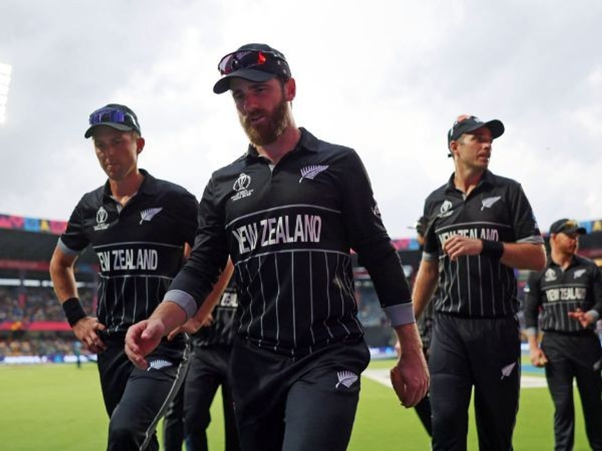 New Zealand skipper Kane Williamson along with teammates at M Chinnaswamy Stadium in Bengaluru, India.