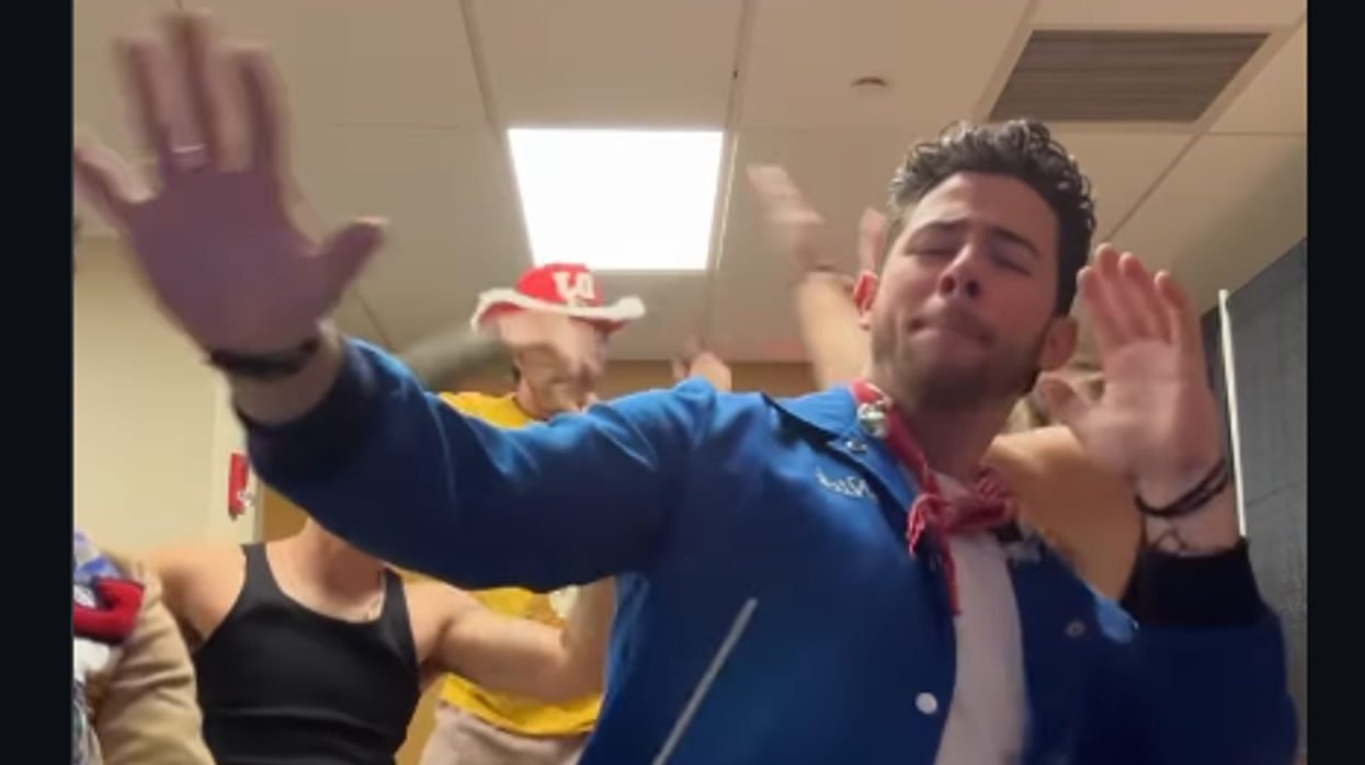 Nick Jonas wows fans by dancing to Shararat from Dhurandhar