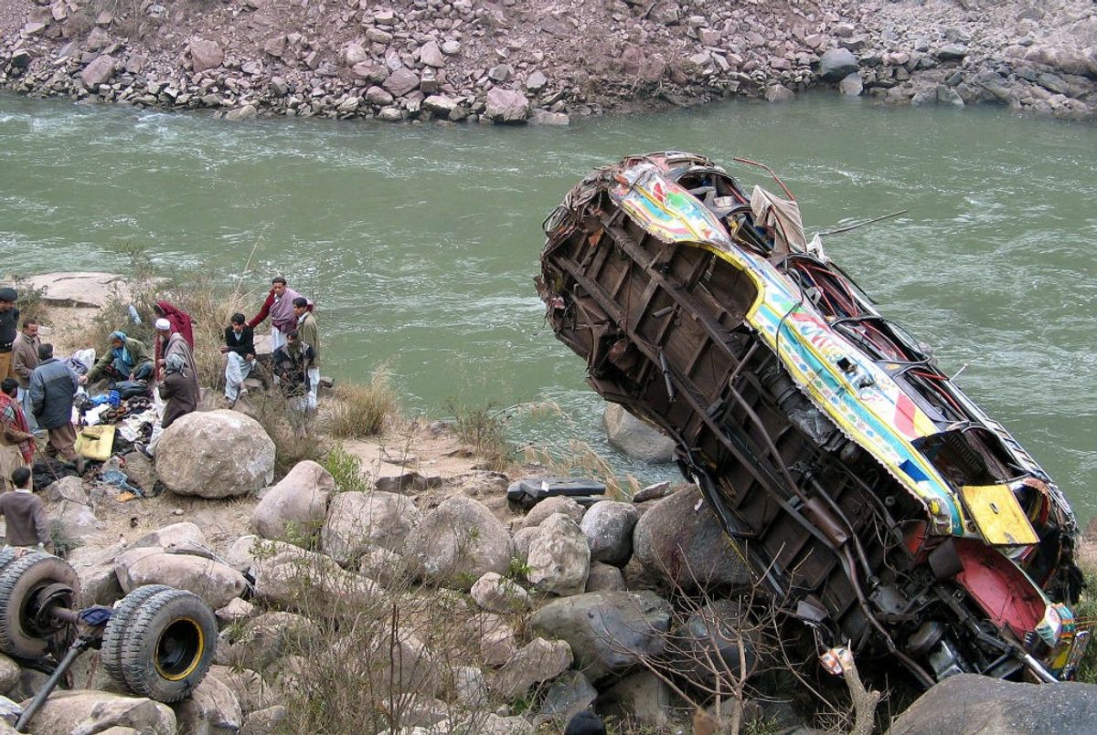 Pakistan bus accident