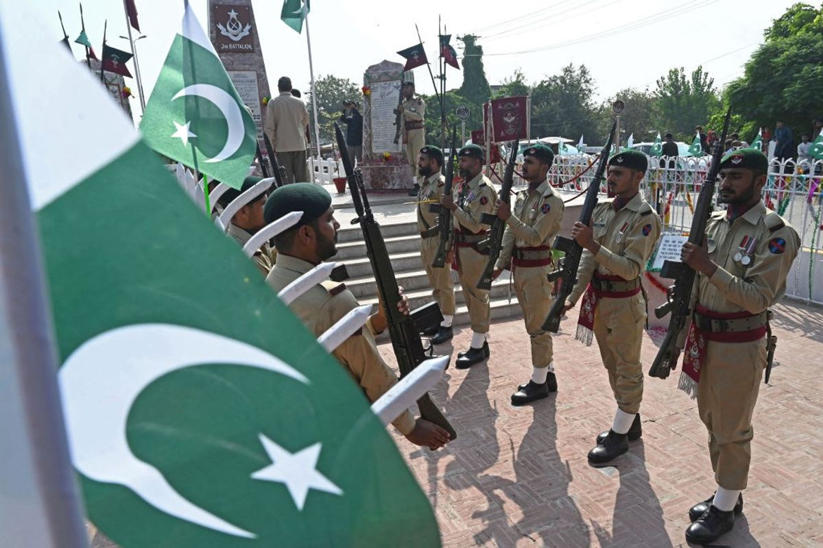 Pakistan soldiers