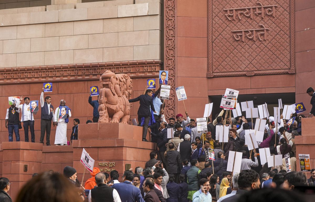 parliament-protest