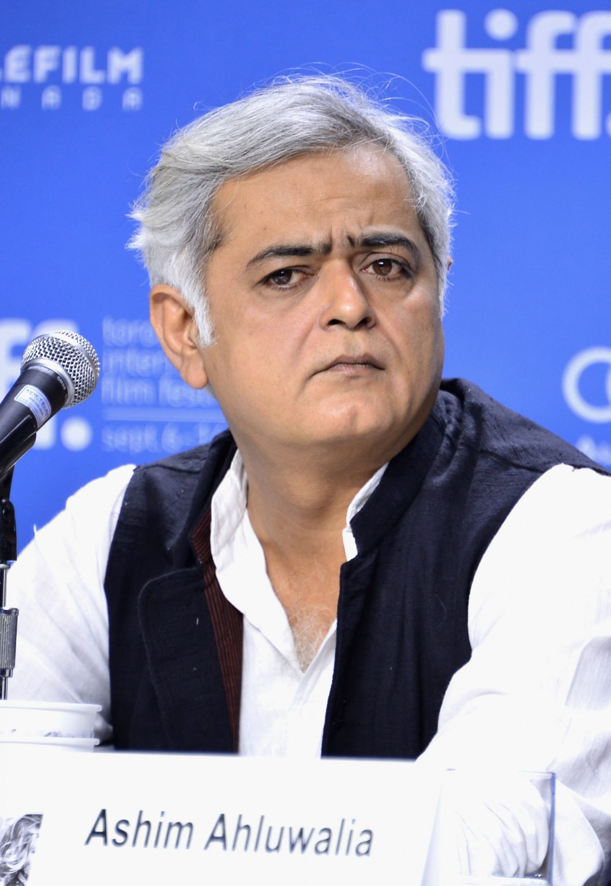 Hansal Mehta lambasts Bollywood for not supporting Shilpa Shetty