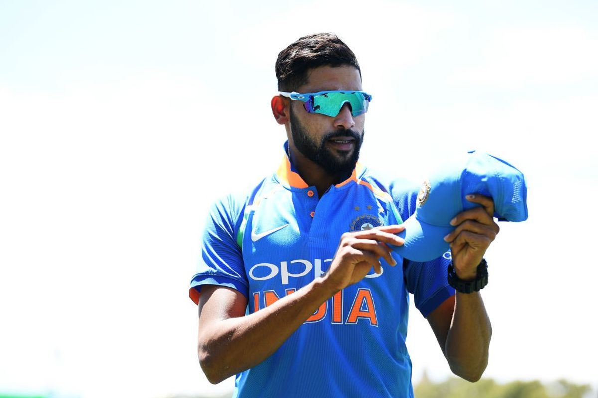Siraj stays with India on tour despite father's death