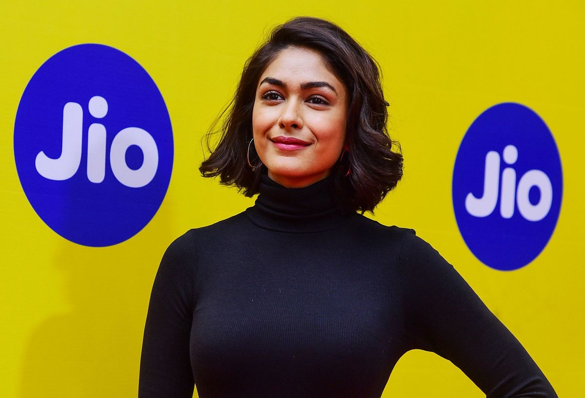 Mrunal Thakur starrer Pippa to roll after monsoon