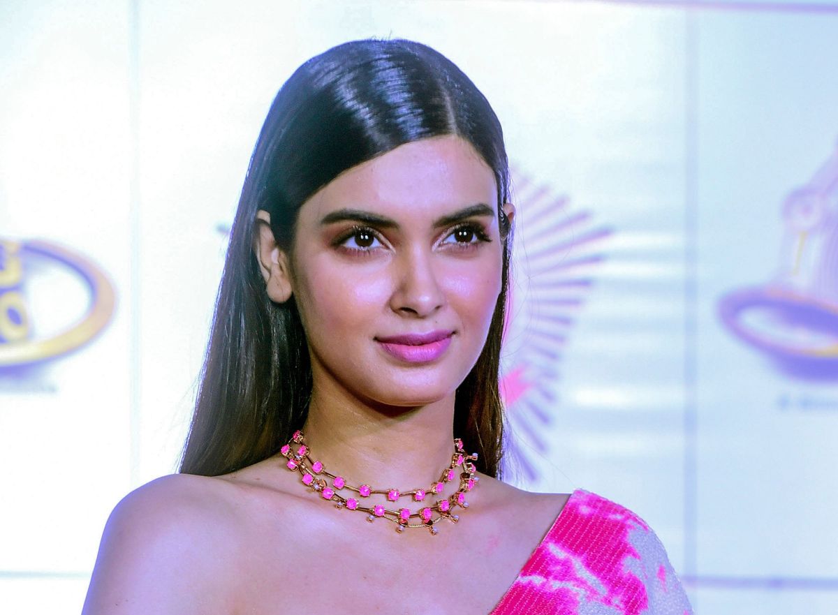 Diana Penty teams up with Dulquer Salmaan for her Malayalam debut