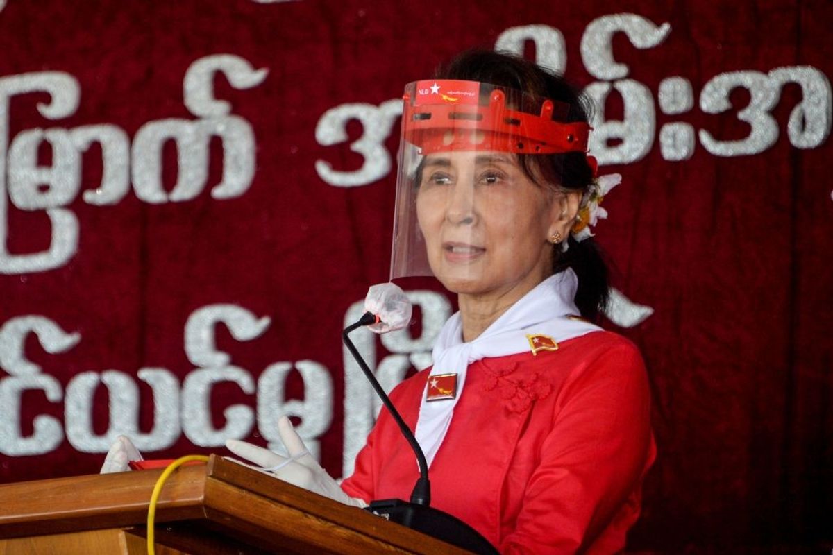 Suu Kyi's party wins absolute majority in Myanmar polls
