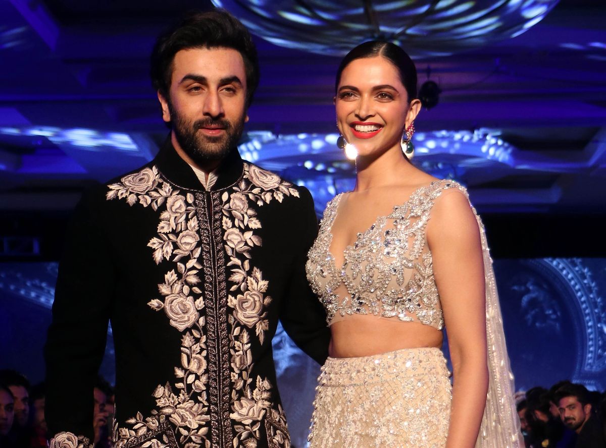 Propose Day 2021: From DDLJ to Yeh Jawaani Hai Deewani, 5 romantic proposal scenes from Bollywood movies