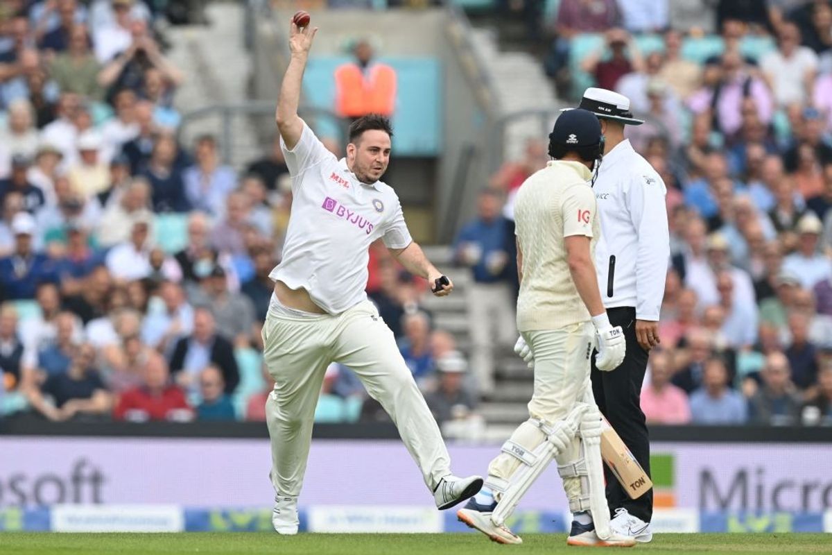 Oval Test: Pitch invader arrested on assault suspicion