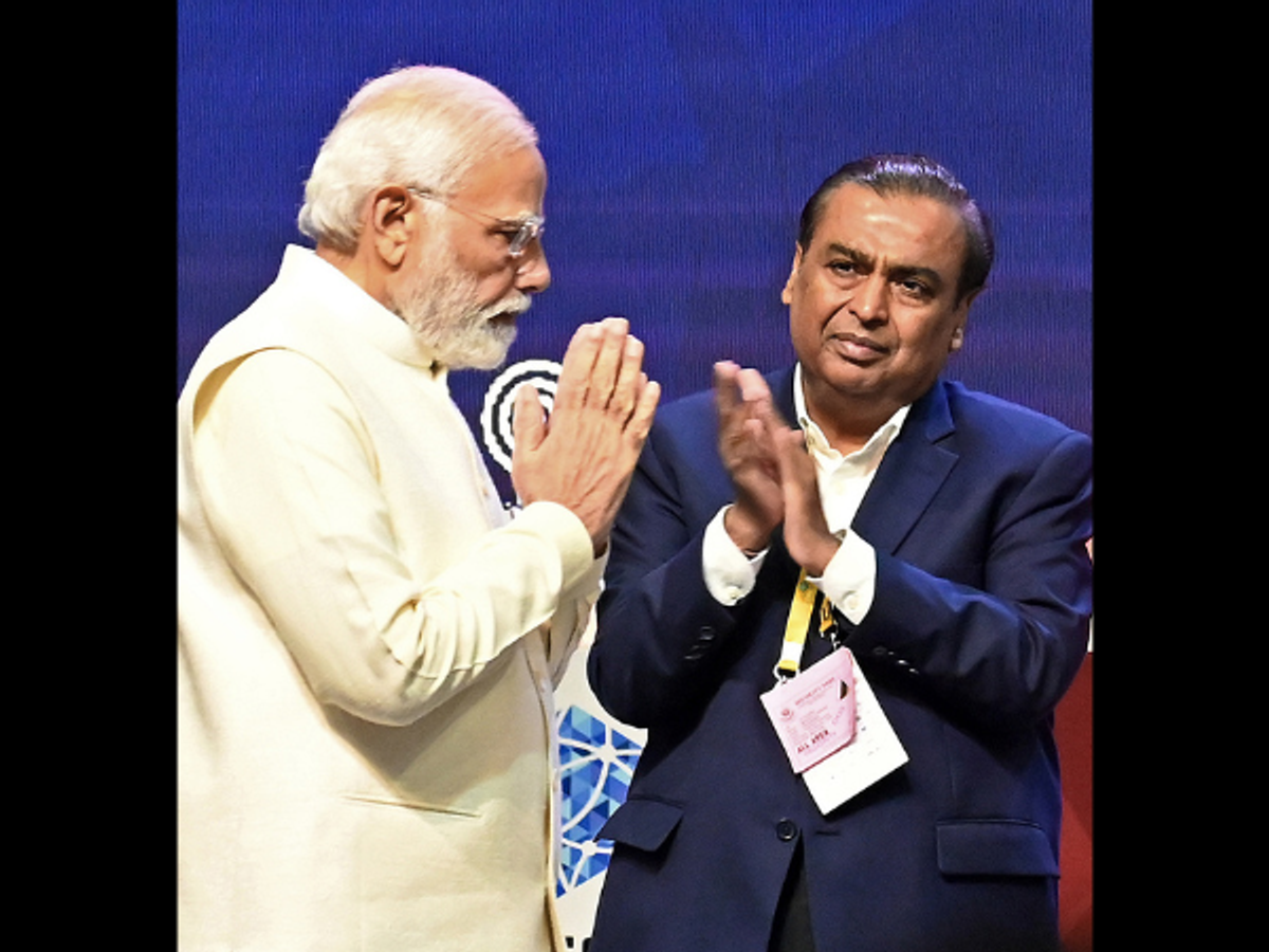 PM Narendra Modi and Reliance chairman Mukesh Ambani
