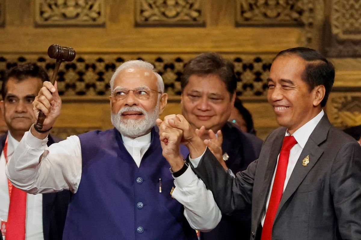 PM Narendra Modi with Indonesian president Joko Widodo