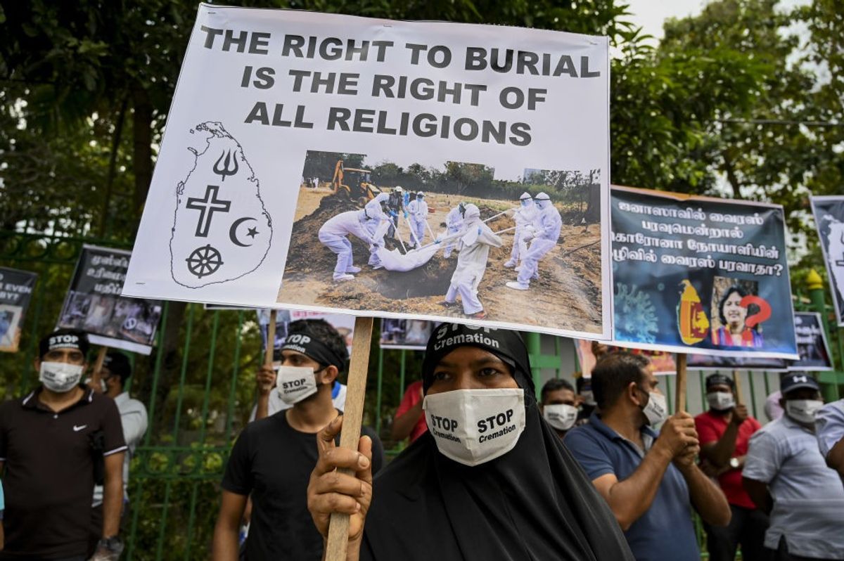 Sri Lanka holds mass cremation as Covid deaths surge
