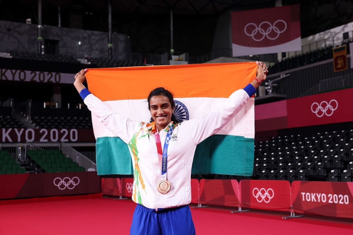 PV Sindhu gets hero's welcome in hometown Hyderabad