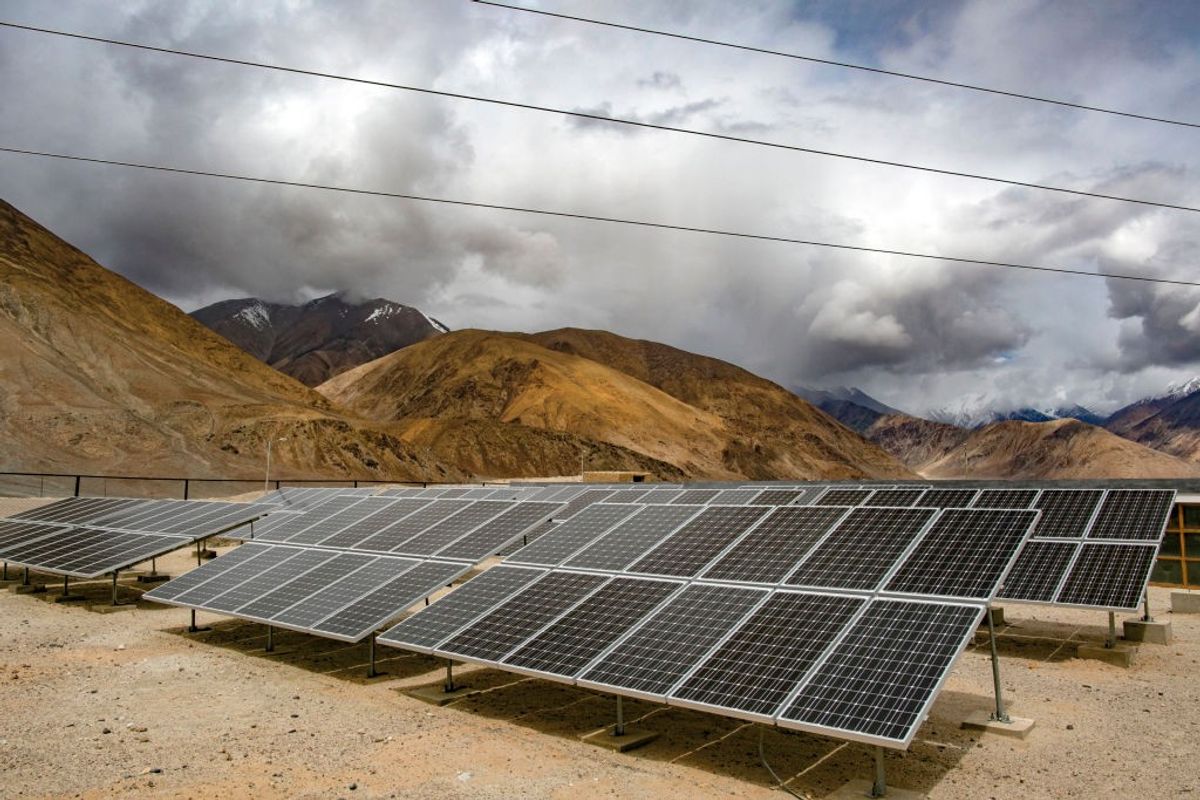 Amid coal crisis, India's solar energy output growth falls