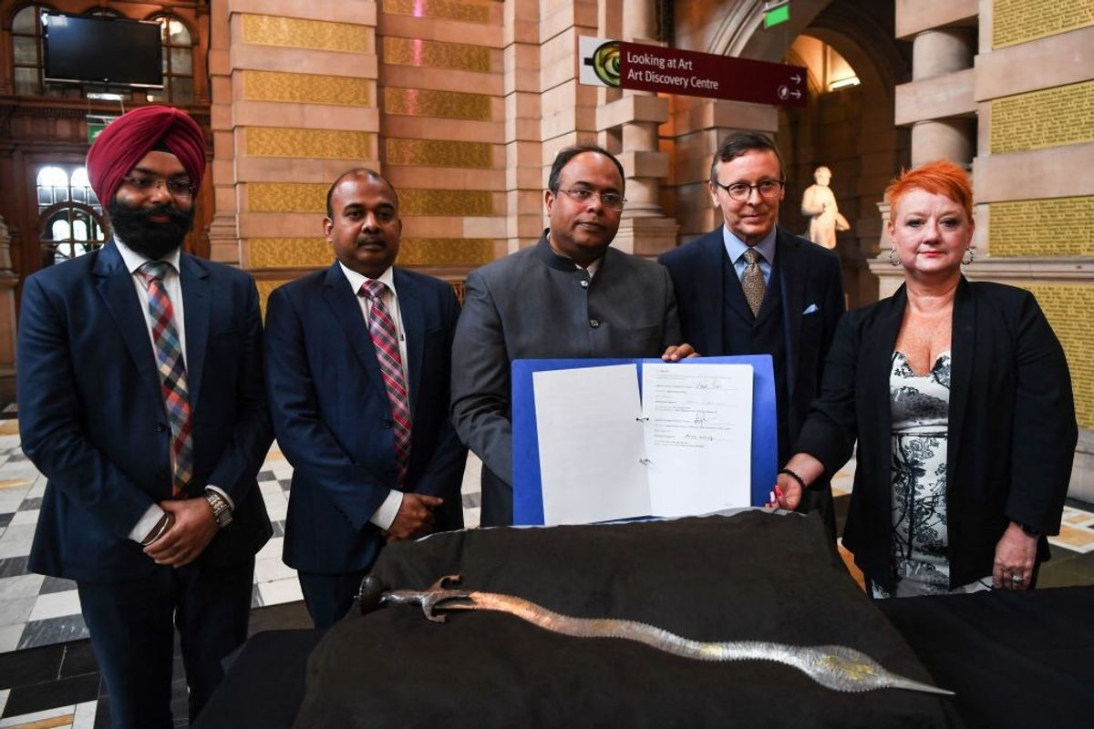 Scotland returns ancient artefacts to India