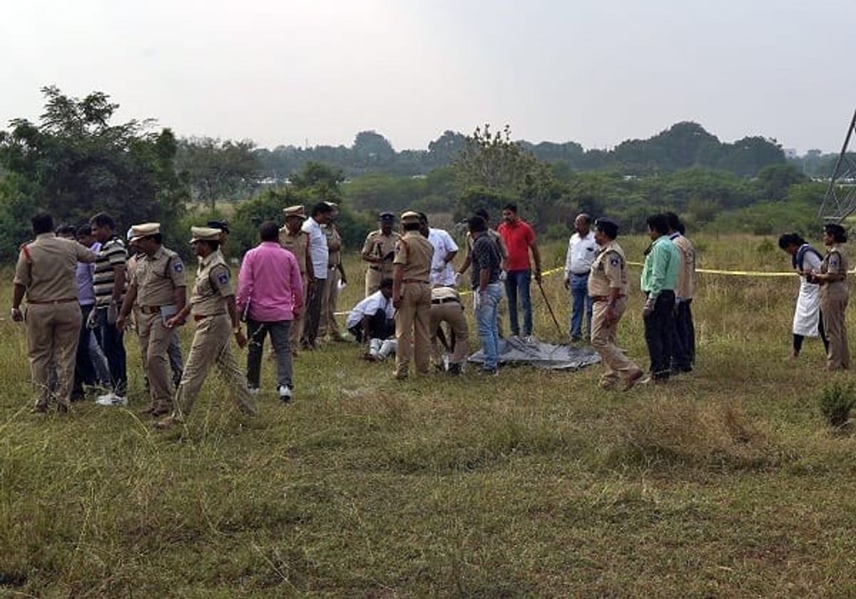 Indian police kill 4 men suspected of rape, murder