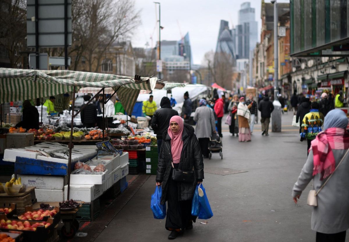 Amid rising costs, Asian small businesses fear a bleak future
