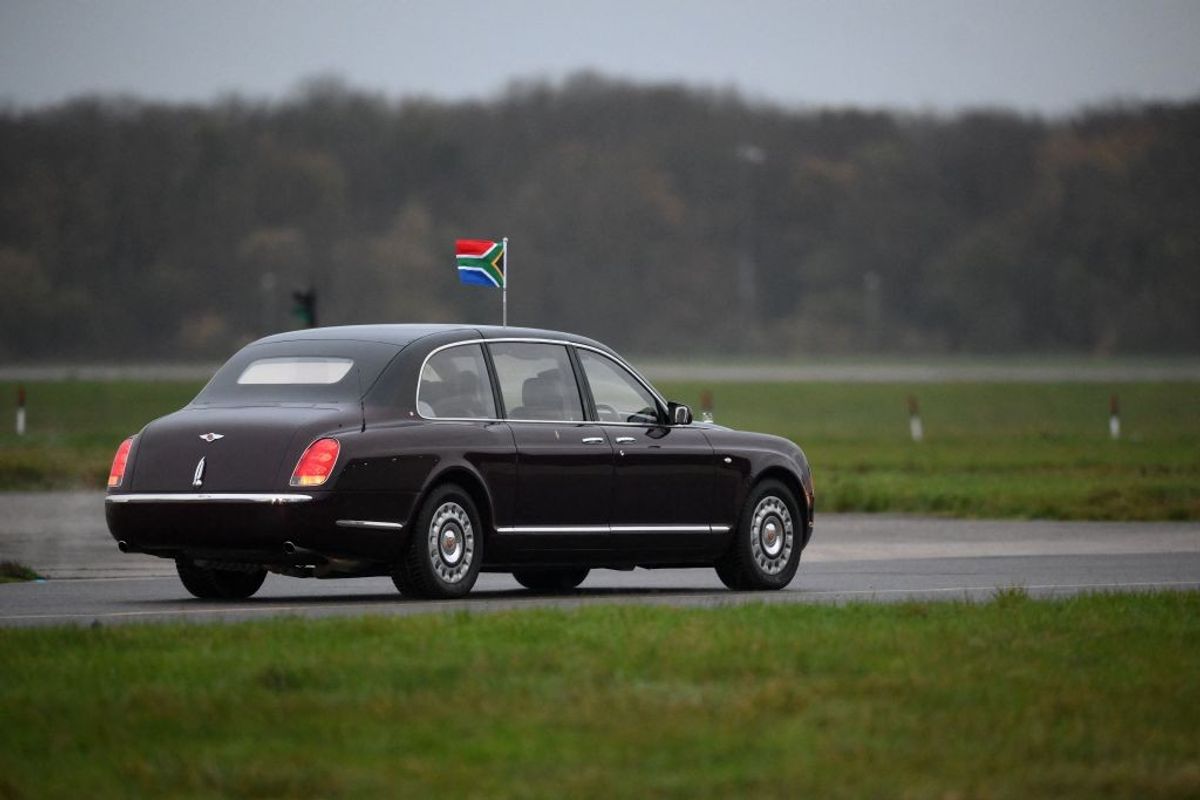 South African president Cyril Ramaphosa reaches the UK