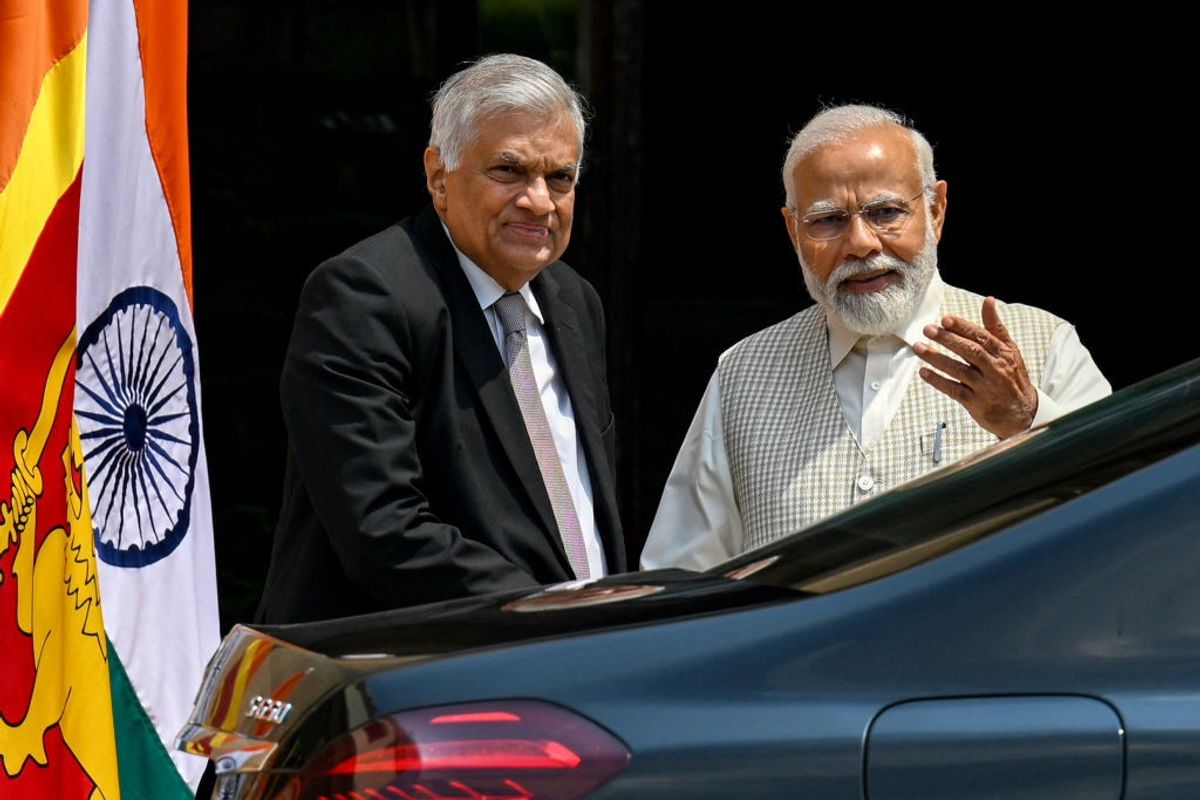 Sri Lankan president Ranil Wickremesinghe (L) with Indian prime minister Narendra Modi before a meeting at Hyderabad House in New Delhi
