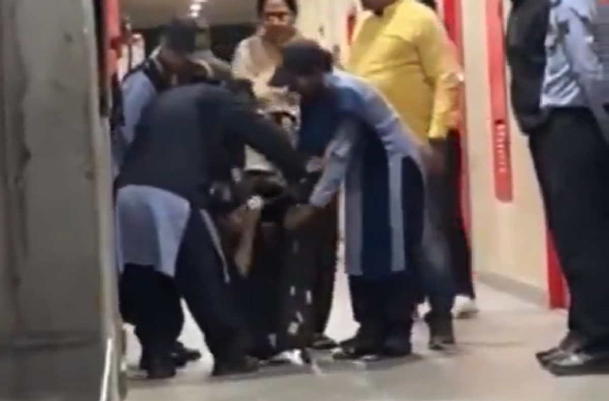 Student sneaks gf into hostel Jindal University