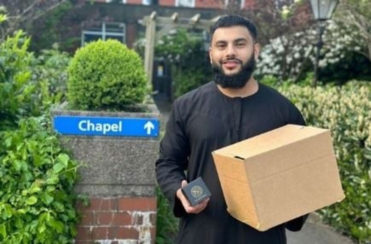 Oldham man gets Points of Light award