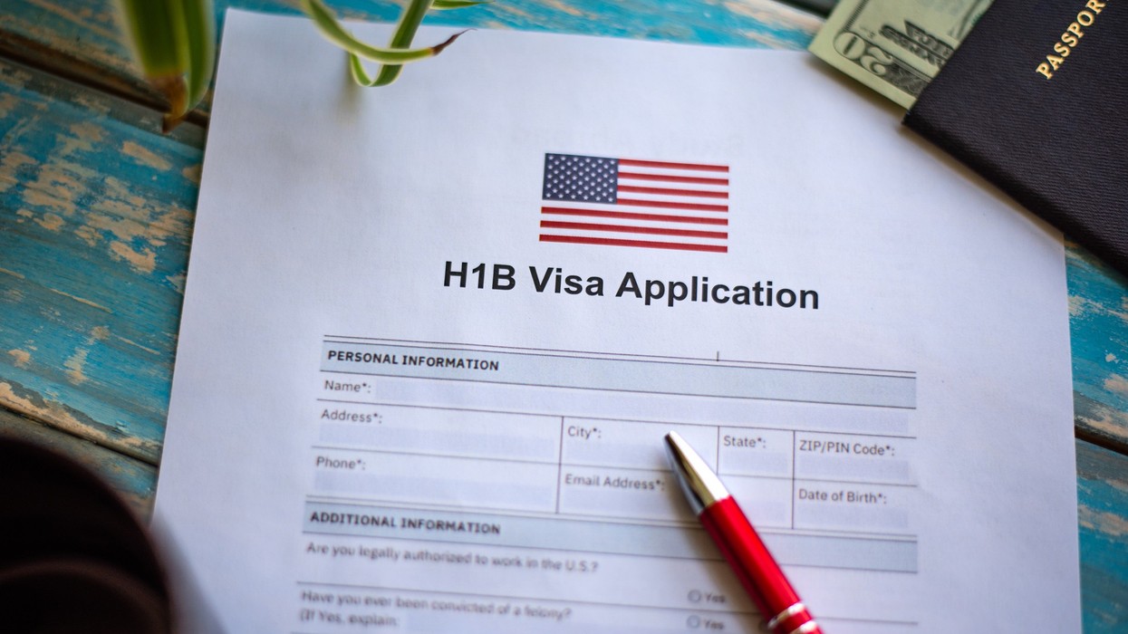 What must H-1B and H-4 visa holders do to avoid USCIS form rejection after September 15?