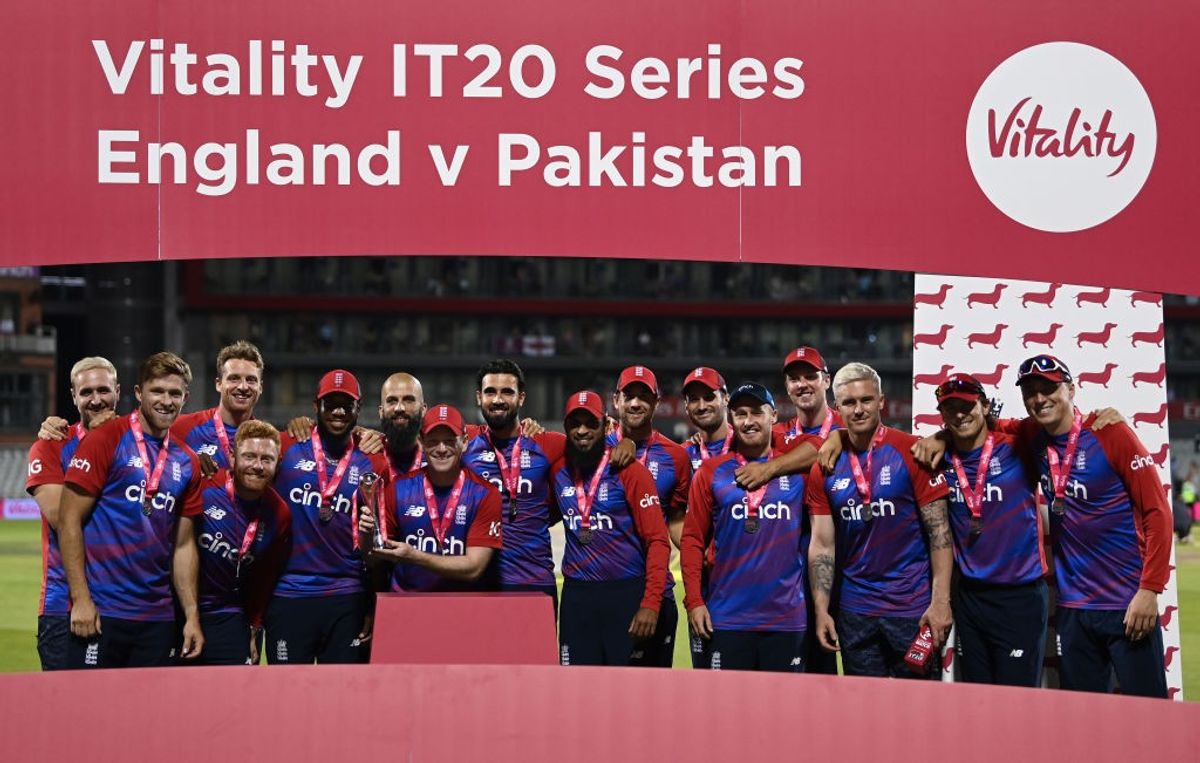 England beat Pakistan in thrilling decider to win T20 series 2-1