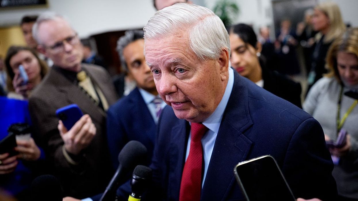 Trump Backs Bill That Could Raise Tariffs on India to 500%