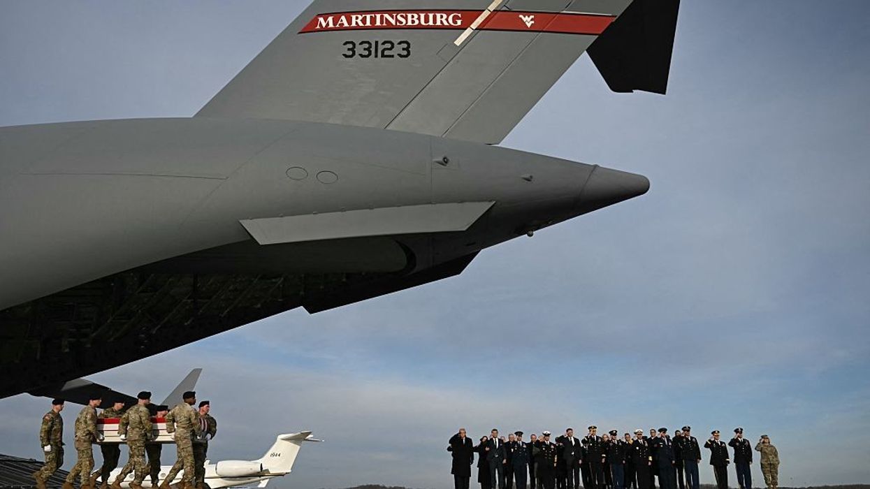 US launches major airstrikes on ISIS targets in Syria