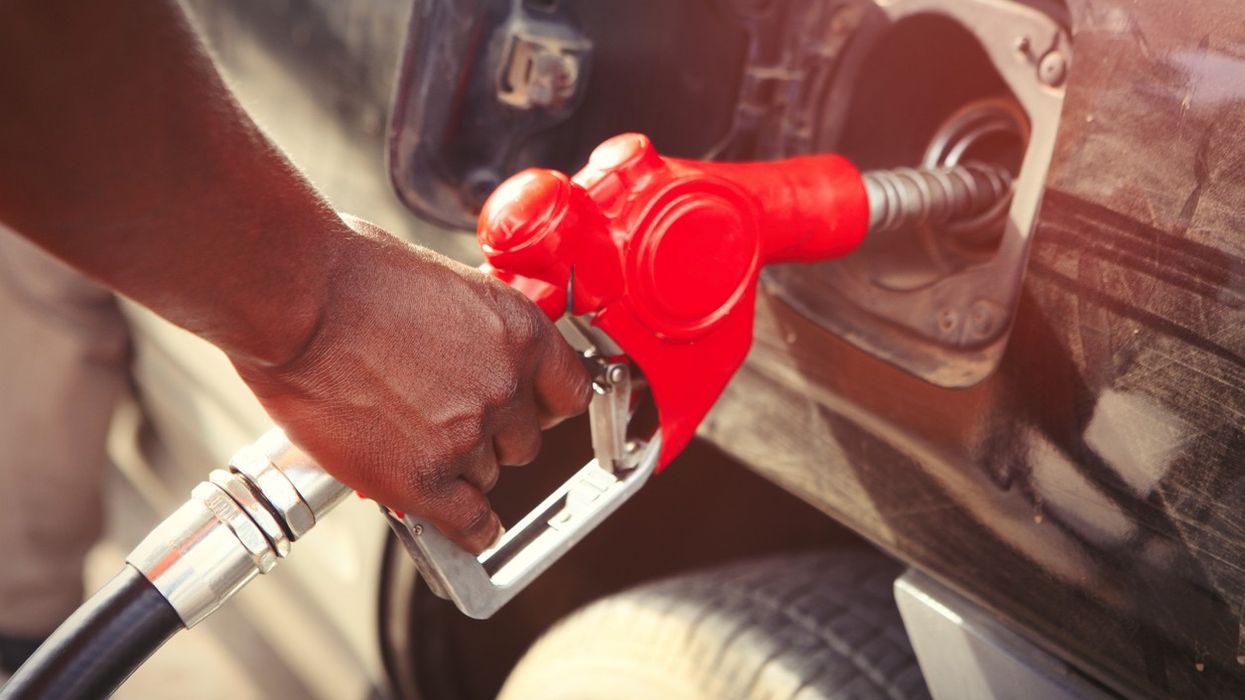 US Sanctions 5 nationals over Iran oil trade