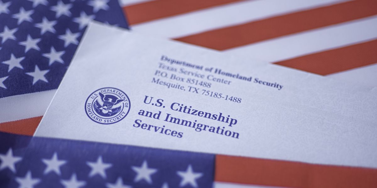 USCIS Impulsa Trámites Online: Adiós al Papel para Residencia, Ciudadanía y Asilo