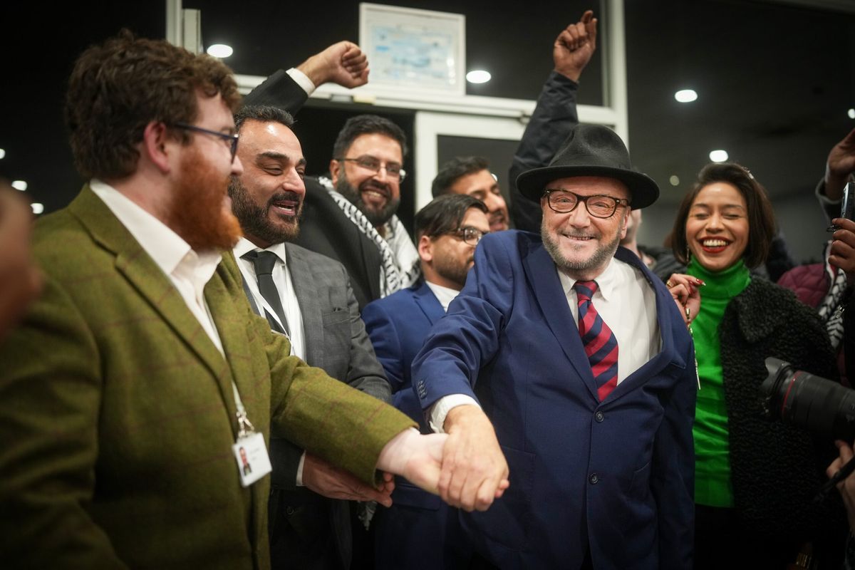 Sound & fury of Galloway’s Rochdale victory signify nothing