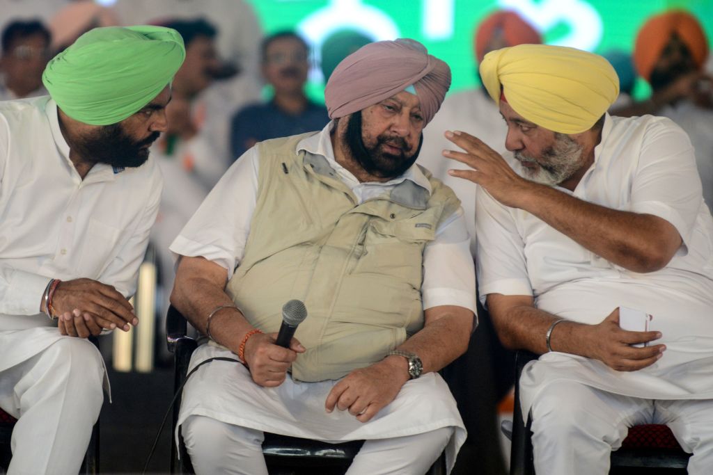Sulking Punjab Congress leader Navjot Singh Sidhu meets Priyanka Gandhi Vadra