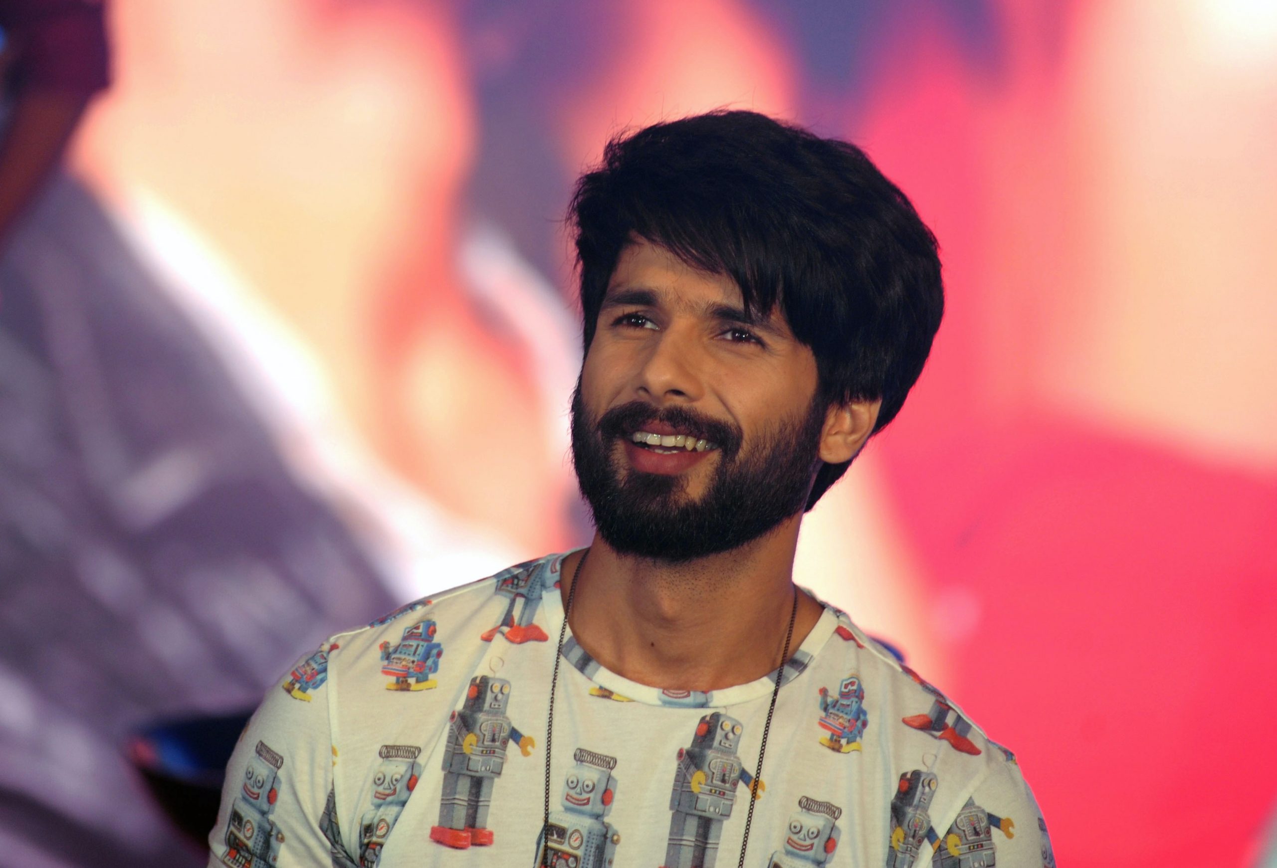 Shahid Kapoor flaunts his new hair style. News Photo - Getty Images