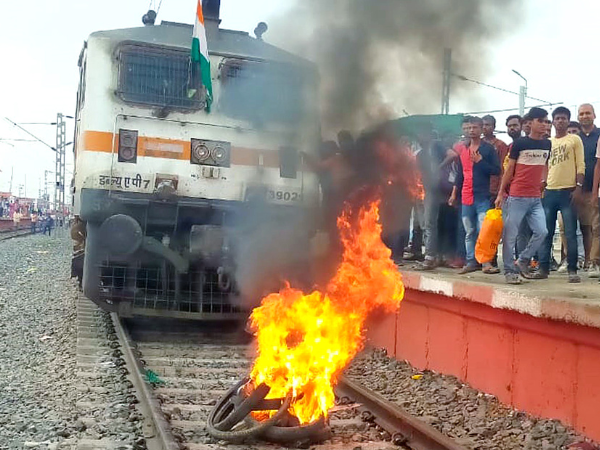 'Agnipath' protesters target Indian railways